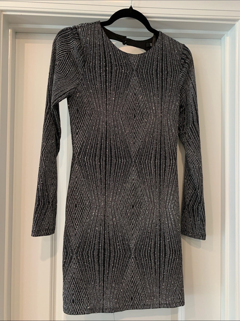 Trixxi Black/ silver sparkle stretch Long Sleeve Geometric Knit Dress L NWOT